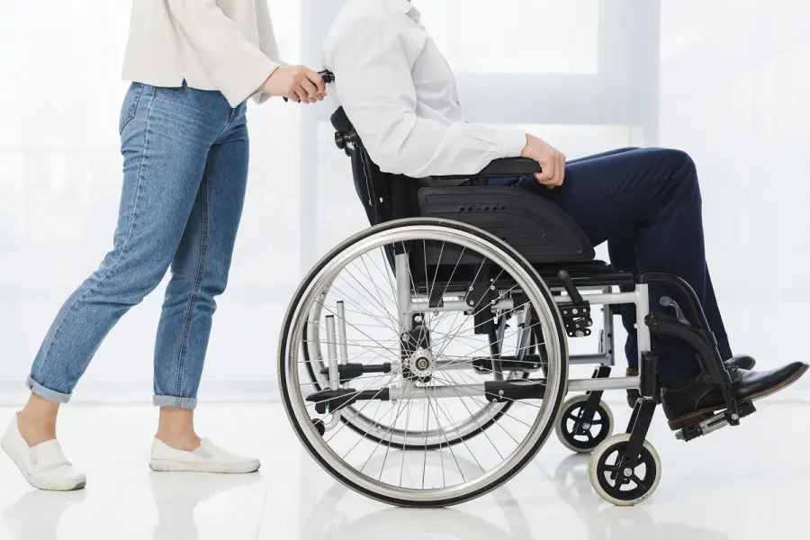 Montascale per disabili: che cos'è e caratteristiche da considerare