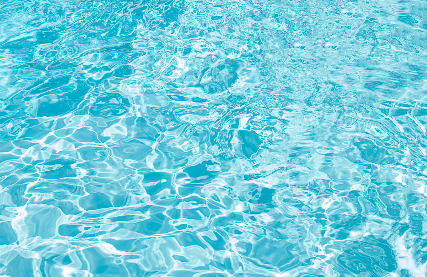 Antialghe in piscina, ecco come usarlo in modo corretto